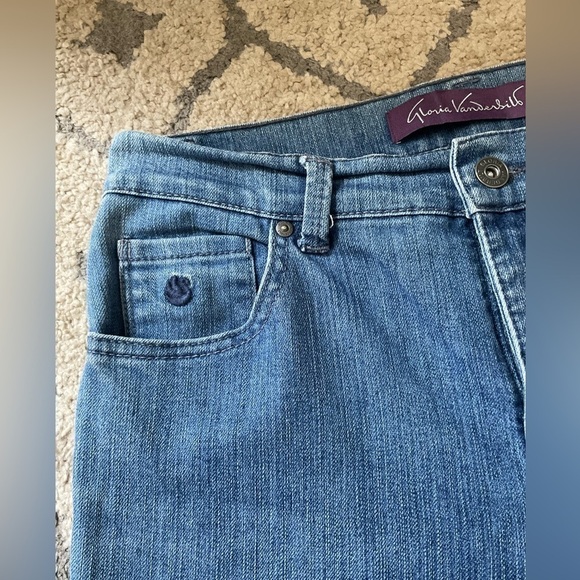Gloria Vanderbilt Amanda Petite Jeans - Picture 3 of 10